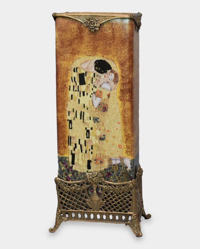 Porcelain Vase The Kiss acc. Gustav Klimt