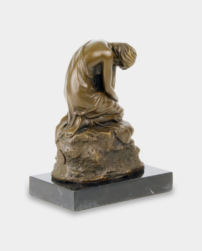Śpiąca Kobieta Rzeźba z Brązu